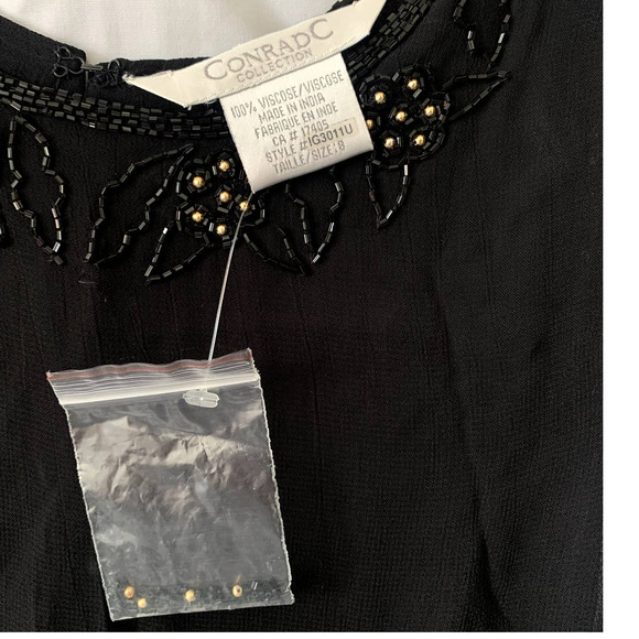 Conrad C Collection Black Blouse Sleeveless Shirt with Beaded Detail Size 8 - Picture 6 of 6